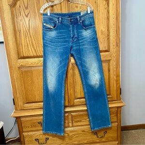 Diesel Larkee Regular Straight Jeans 32x32 Mens 0850U Denim Stretch ButtonFly